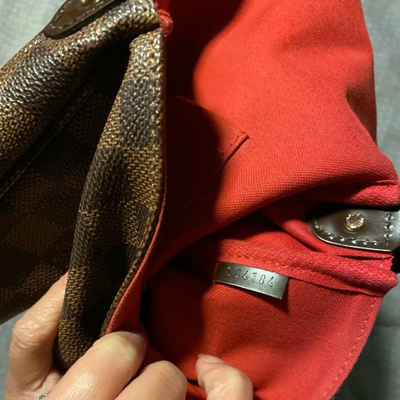 Louis Vuitton Favorite Damier Ebene MM - Picture 7 of 7